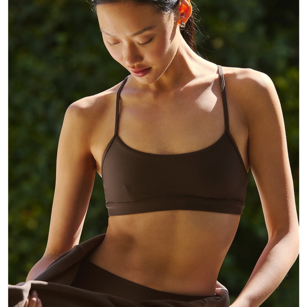 ALO yoga airlift intrigue bra espresso